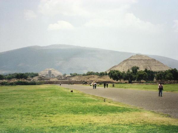 Piramide de la Luna and de la Sol