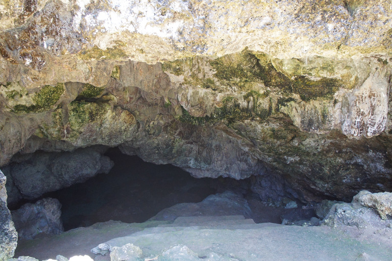 Entrance to Kombento cave