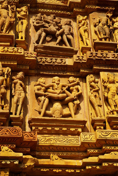 kandariya-mahadev temple