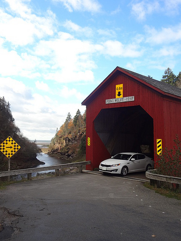 Another covered bridge,and that&#39;s our car