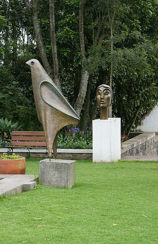Guayasamin&#39;s sculpture