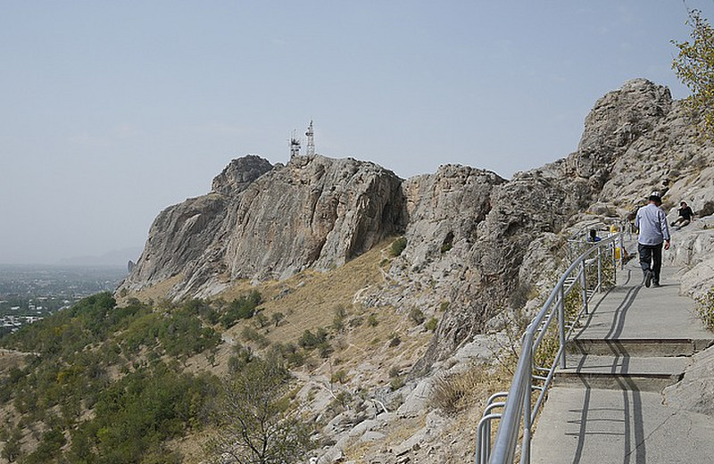 the track to the museum in the far peak