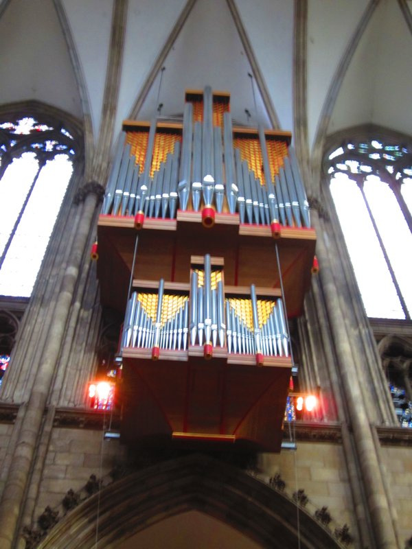 Organ, built 1998, 3963 pipes
