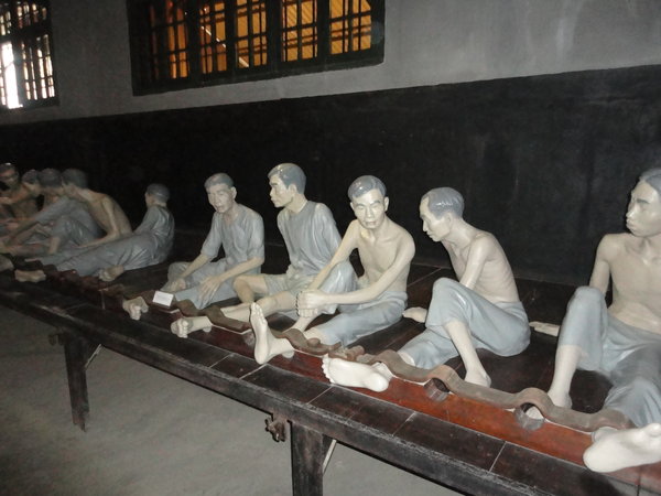 Hoa Lo prison