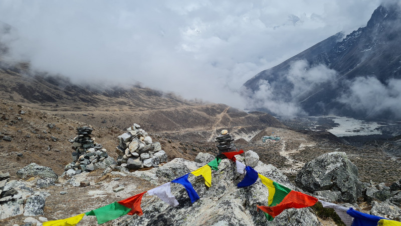 Everest Memorial above Thukla