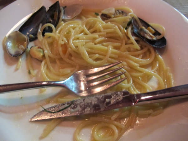 Spaghetti with clams and mussels