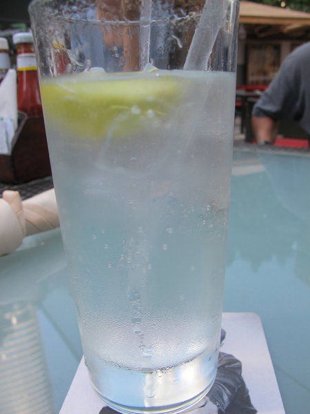 Vodka soda with "extra" lime