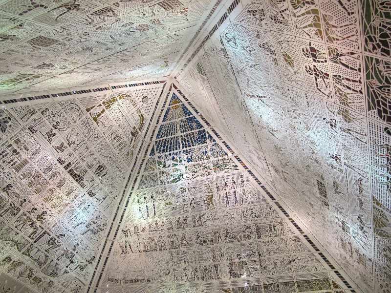 Wafi pyramid at night