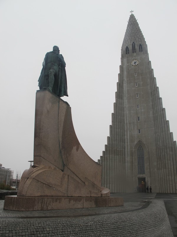 statue of Leif Ericcson