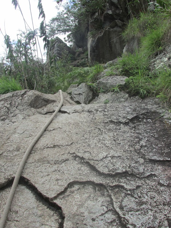 scaling rocks to Huchuypicchu
