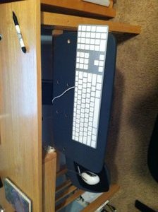 Ergonomic keyboard tray