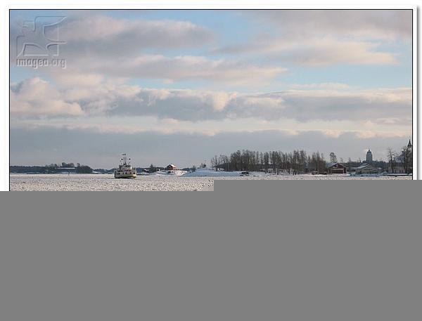 Helsinki frozen port