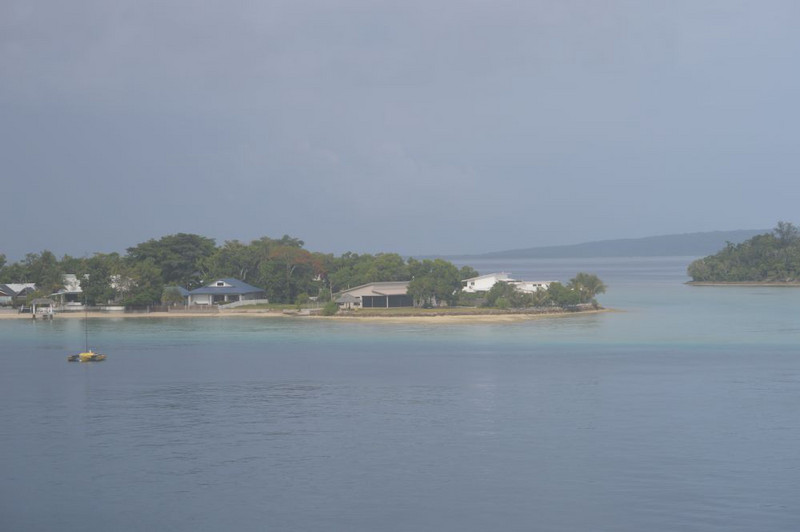 06 Coming into Port Vila