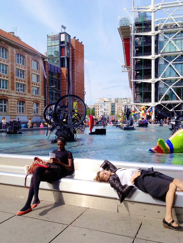 Interesting people by the fountain in George Pompidou square