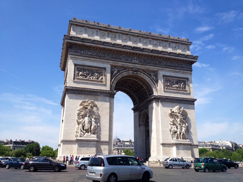 Arc de Triomphe has bonkers traffic