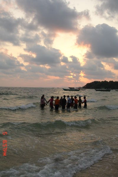 Khmers In the Ocean