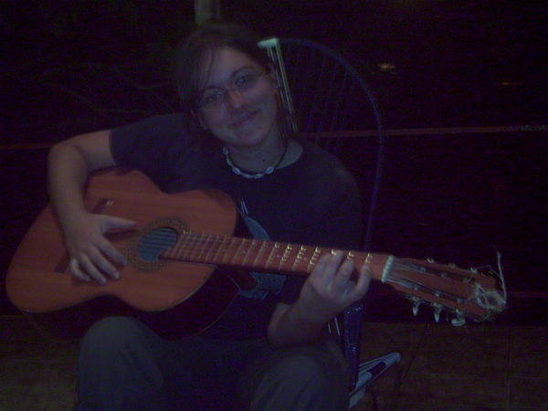 a quoi je joue...je joue de la guitare !