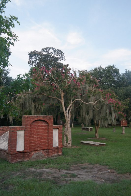Colonial Park Cemetery 