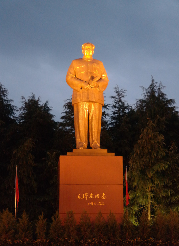 Mao Zedong Bronze Statue Square