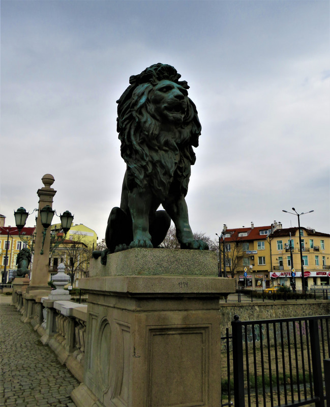 Lion's Bridge