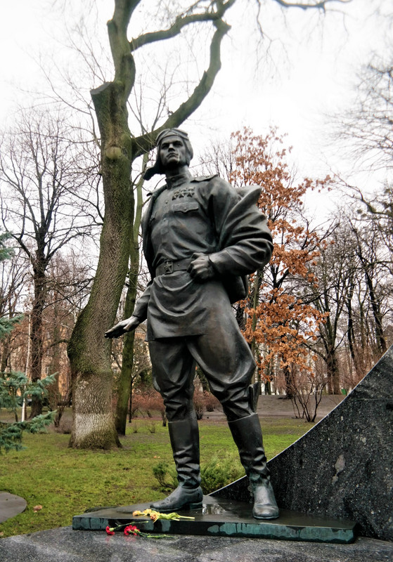 Monument to Ivan Kozhedub