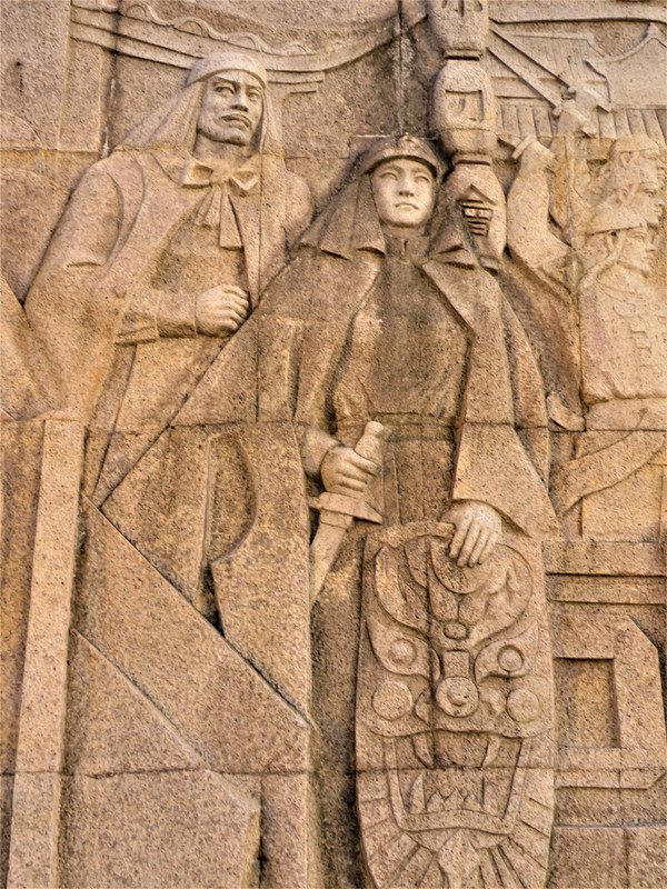 Shanghai People's Heroes Monument