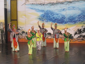 Malaysian Dancers