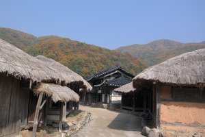 Traditional Korean Village Set 