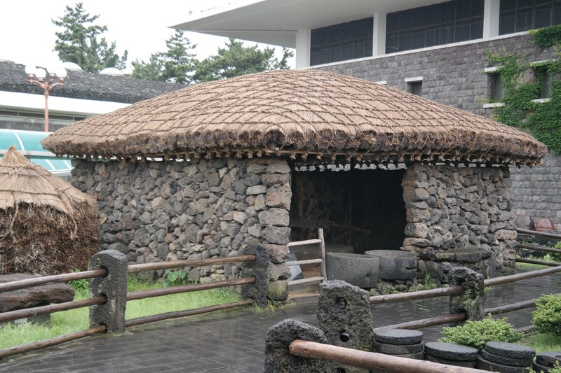 Jeju Folklore and Natural History Museum