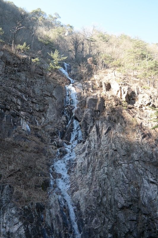 To Tongwangseong Waterfall