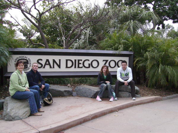 We're going to the zoo ZOO  zoo..