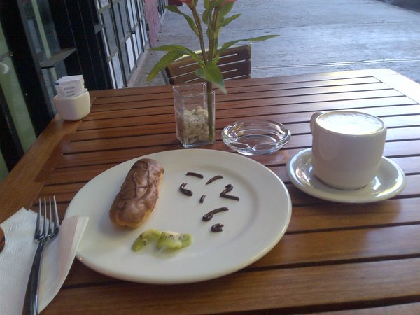 Coffee eclairs in Condessa