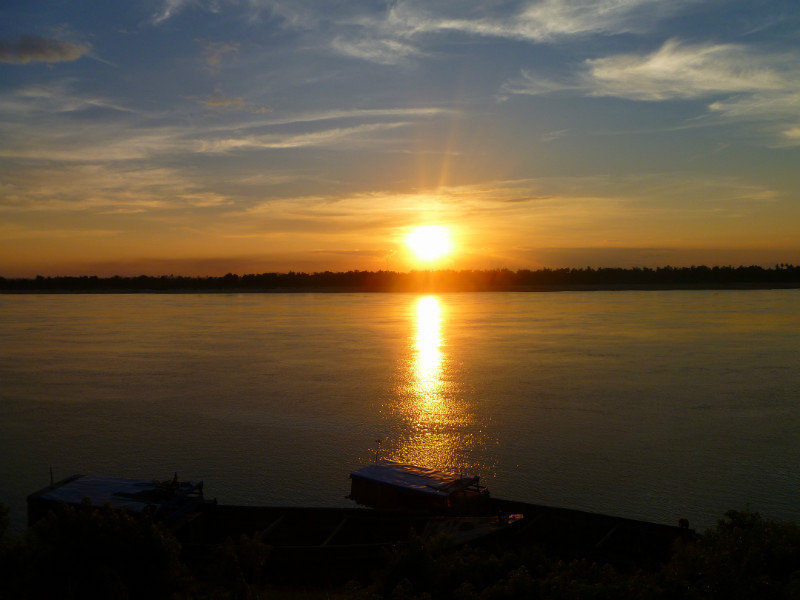 Mekong sunset o rama