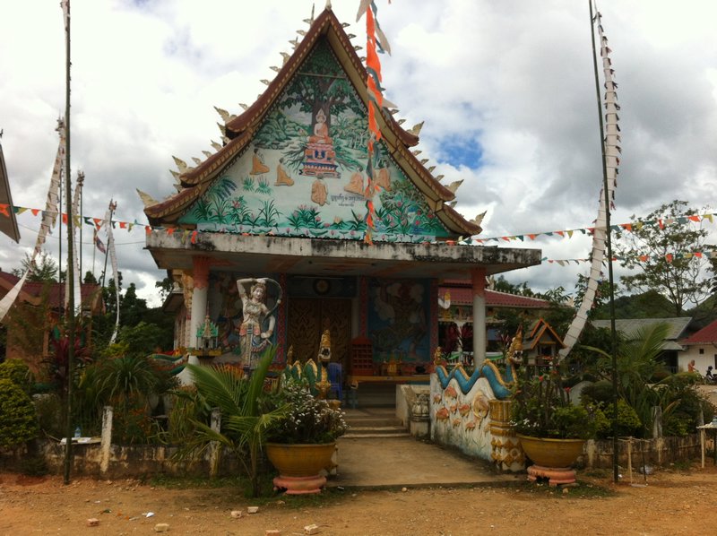 Phoxaysanalom Temple