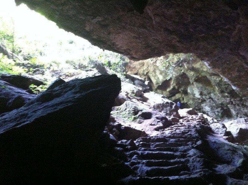 Lumiang Cave