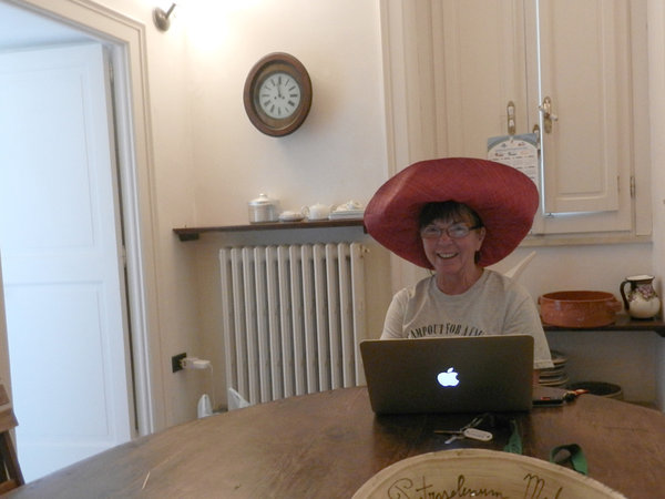 Blogging in my new red sunhat