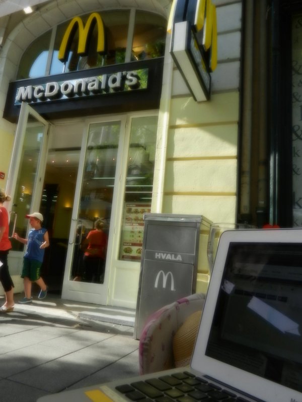 McDonalds: free wifi