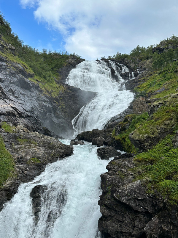 Massive waterfall on the Flam line. Missed pics of the lady in red dancing. 