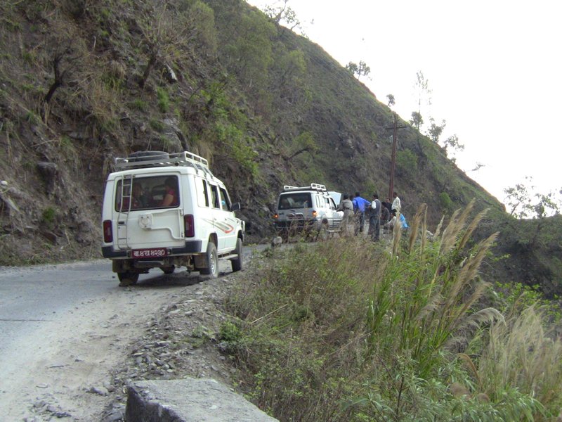 narrow road near Deurali