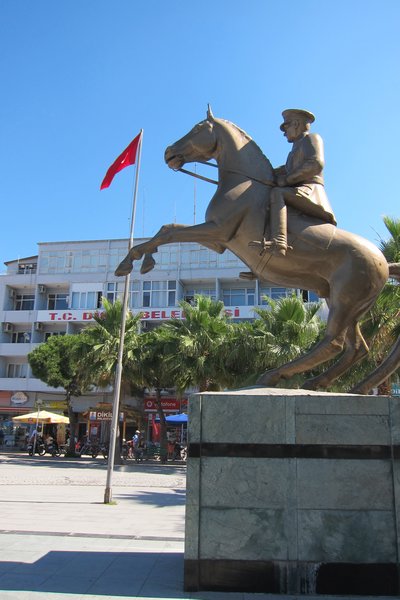 statue of Attaturk