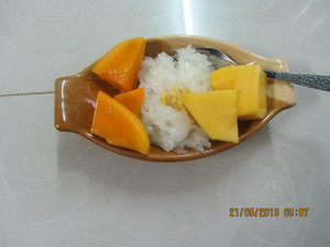 sticky rice with 2 types of mango