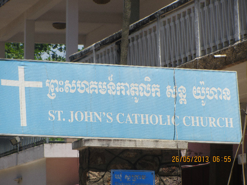 yes there are other religions in Cambodia other than Buddism