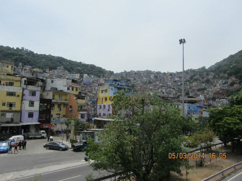 favela from the bottom looking up