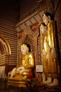 1000 Buddhas inside a temple