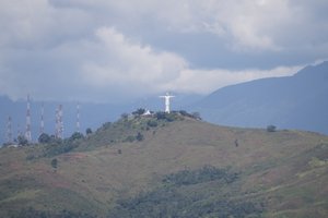 Statue overlooking Calí