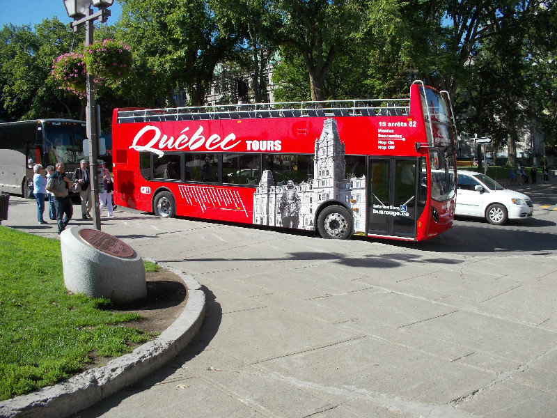 Quebec Bus