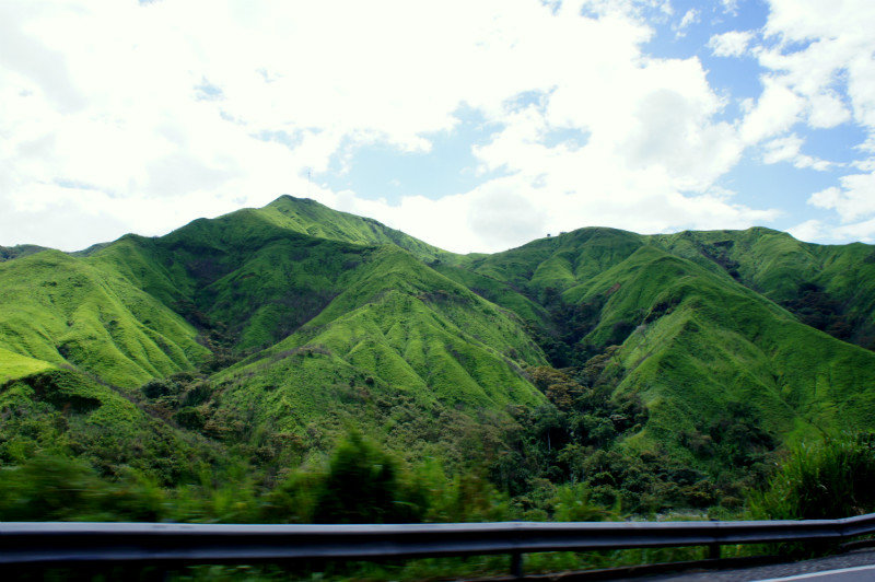 Rolling green mountains on the way to Popayan