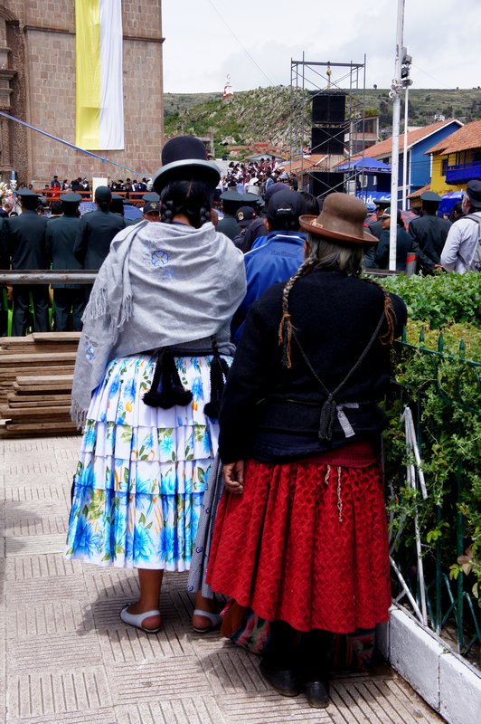 Traditional Peruvian ladies