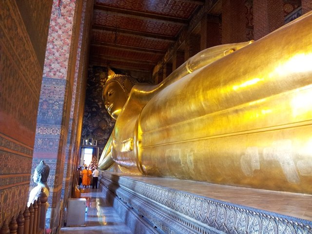 The reclining buddha