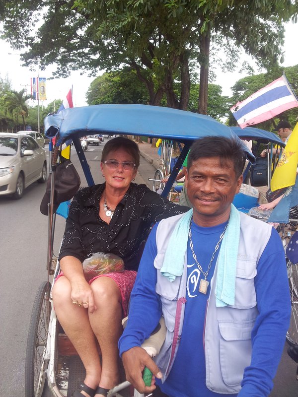 Lyn and the bike rickshaw driver